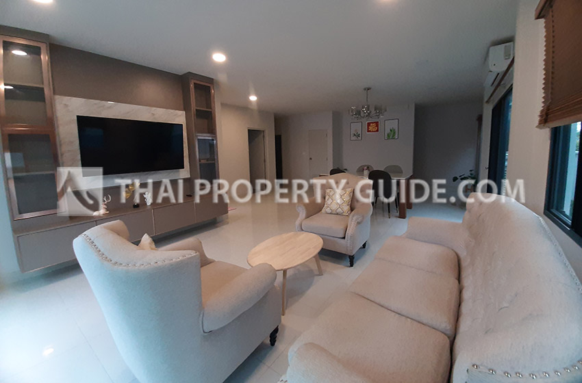 House with Shared Pool in Bangnatrad 